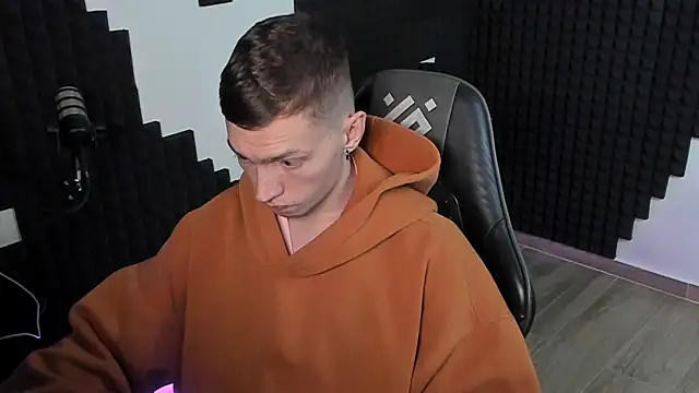 More than friend online show from 05/18/26, 02:12