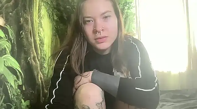 mo0ngoddess online show from 02/18/25, 10:58