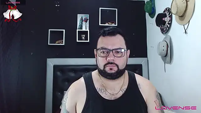 Snapshot of perverseveteranmanxxx chatting on 12/23/24, 03:55 perverseveteranmanxxx online show from 12/23/24, 03:55