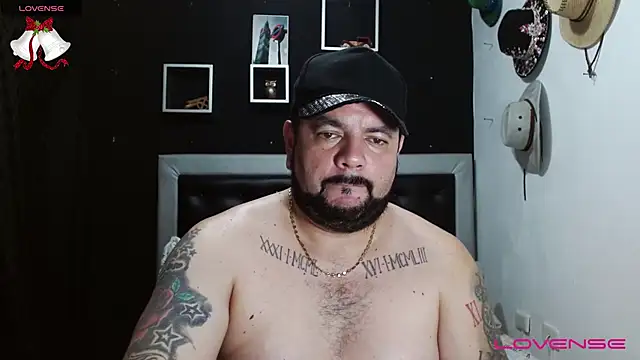 Snapshot of perverseveteranmanxxx chatting on 12/27/24, 03:20 perverseveteranmanxxx online show from 12/27/24, 03:20