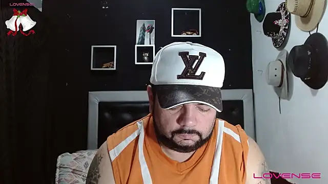 Snapshot of perverseveteranmanxxx chatting on 12/29/24, 03:57 perverseveteranmanxxx online show from 12/29/24, 03:57