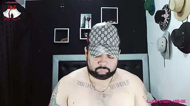 Snapshot of perverseveteranmanxxx chatting on 12/30/24, 04:20 perverseveteranmanxxx online show from 12/30/24, 04:20