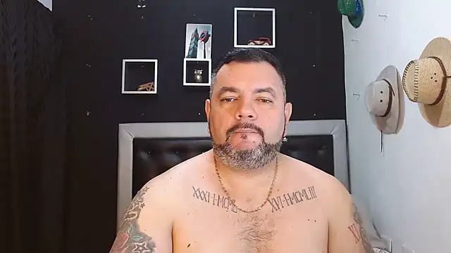 Snapshot of perverseveteranmanxxx chatting on 01/23/25, 01:13 perverseveteranmanxxx online show from 01/23/25, 01:13