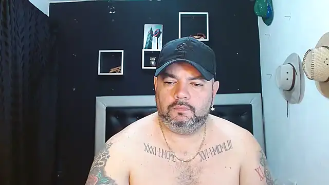 Snapshot of perverseveteranmanxxx chatting on 01/29/25, 02:00 perverseveteranmanxxx online show from 01/29/25, 02:00
