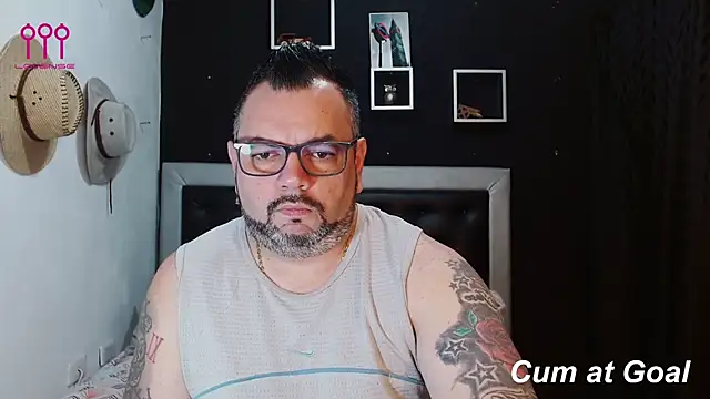 Snapshot of perverseveteranmanxxx chatting on 01/30/25, 01:00 perverseveteranmanxxx online show from 01/30/25, 01:00