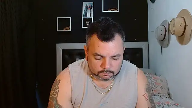 Snapshot of perverseveteranmanxxx chatting on 01/30/25, 08:21 perverseveteranmanxxx online show from 01/30/25, 08:21