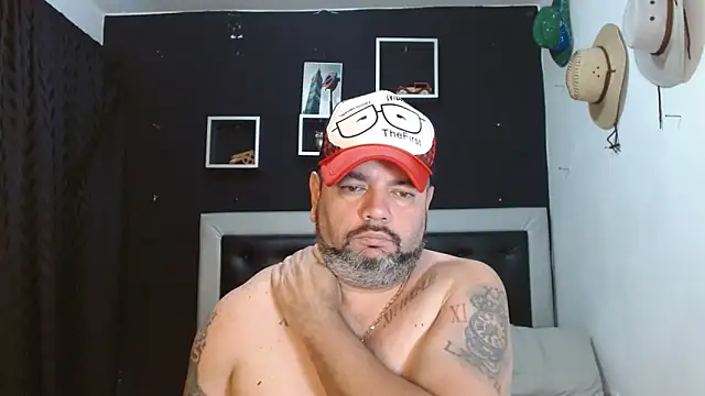 Snapshot of perverseveteranmanxxx chatting on 02/07/25, 02:15 perverseveteranmanxxx online show from 02/07/25, 02:15
