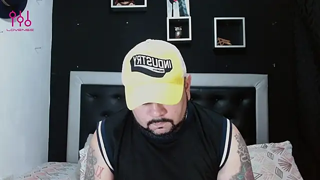 Snapshot of perverseveteranmanxxx chatting on 02/22/25, 01:44 perverseveteranmanxxx online show from 02/22/25, 01:44