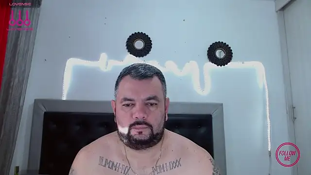 Snapshot of perverseveteranmanxxx chatting on 09/14/25, 03:11 perverseveteranmanxxx online show from 09/14/25, 03:11