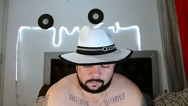 Snapshot of perverseveteranmanxxx chatting on 09/30/25, 03:33 perverseveteranmanxxx online show from 09/30/25, 03:33