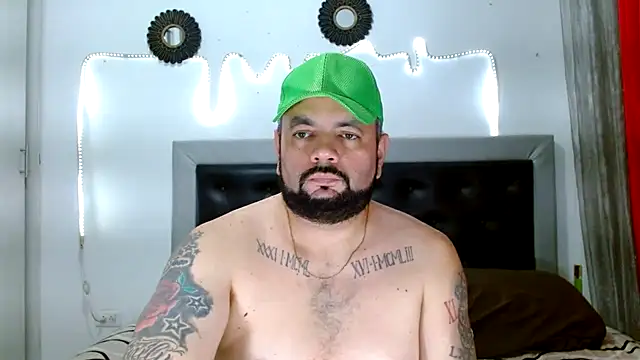 Snapshot of perverseveteranmanxxx chatting on 10/03/25, 06:10 perverseveteranmanxxx online show from 10/03/25, 06:10