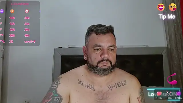Snapshot of perverseveteranmanxxx chatting on 06/19/26, 03:00 perverseveteranmanxxx online show from 06/19/26, 03:00