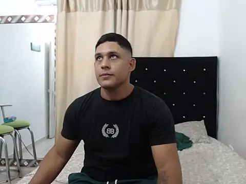 Snapshot of cachorrosex7 chatting on 05/19/26, 11:00 cachorrosex7 online show from 05/19/26, 11:00