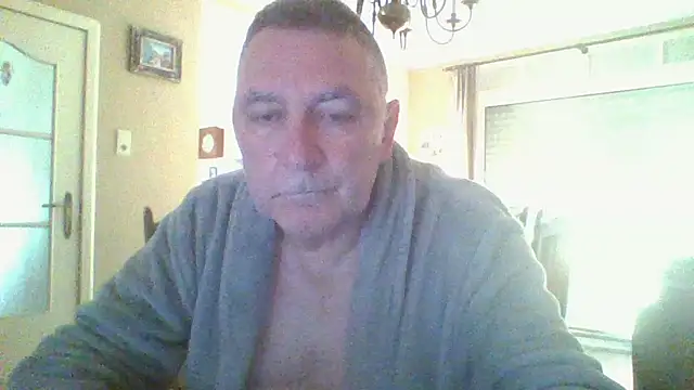Snapshot of edje59a chatting on 03/04/25, 07:08 edje59a online show from 03/04/25, 07:08