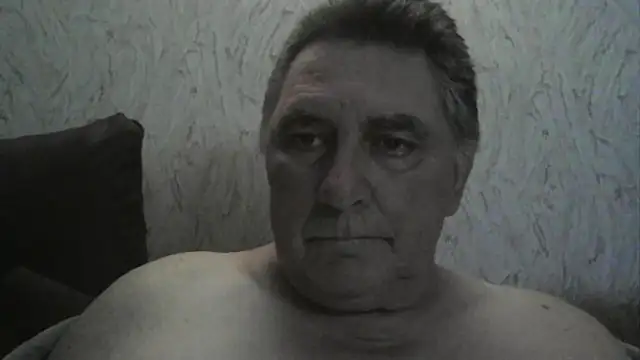 Snapshot of edje59a chatting on 12/04/25, 01:26 edje59a online show from 12/04/25, 01:26