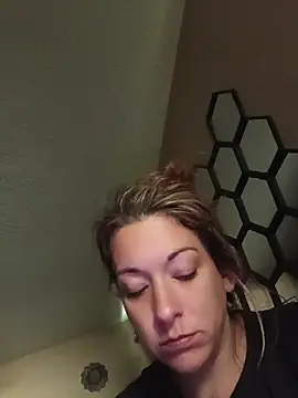 missbellastar online show from 05/18/26, 08:25