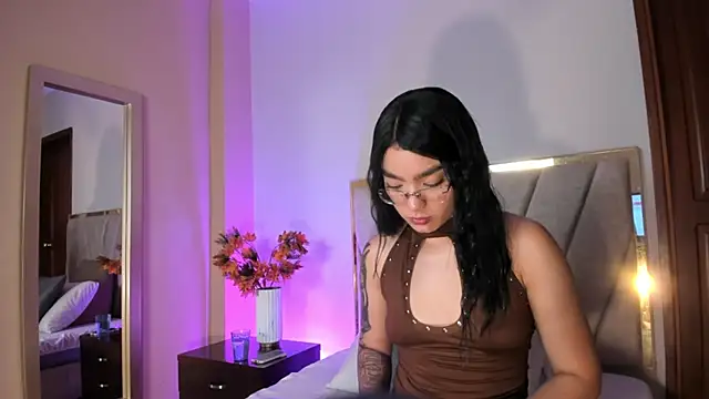 Snapshot of VenusStonee chatting on 05/13/26, 11:40 VenusStonee online show from 05/13/26, 11:40