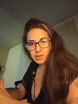 Snapshot of sweet_tifani chatting on 06/20/26, 04:15 sweet tifani online show from 06/20/26, 04:15