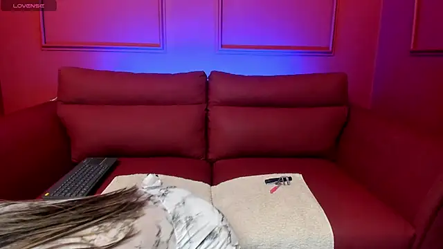 HannaCarttier  online show from 05/25/26, 12:55