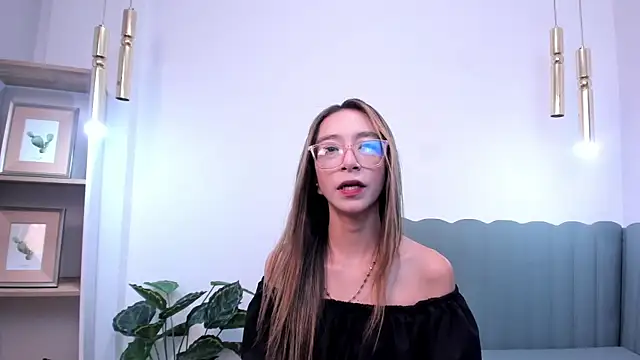 HannaCarttier  online show from 06/26/26, 12:09