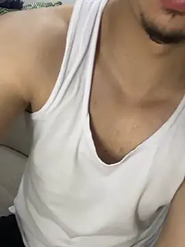 Snapshot of Yassin_ksa chatting on 07/07/26, 02:10 Yassin ksa online show from 07/07/26, 02:10