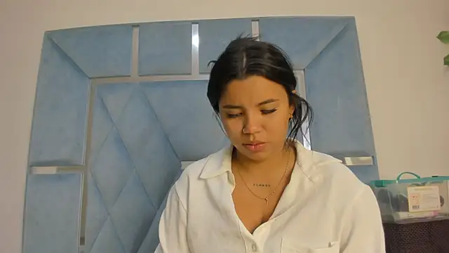 Snapshot of Lucy_asm chatting on 06/03/26, 01:03 Lucy asm online show from 06/03/26, 01:03