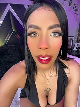Snapshot of FiorellaBossh_ chatting on 05/26/26, 07:54 FiorellaBossh online show from 05/26/26, 07:54