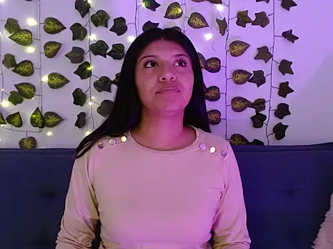 melanie 18  online show from 06/03/26, 10:37