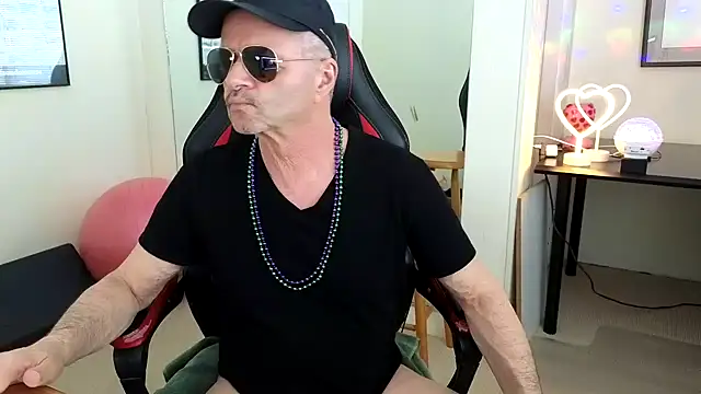 hotdadbod online show from 01/03/25, 09:36