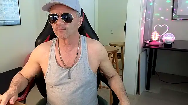 hotdadbod online show from 01/08/25, 09:23