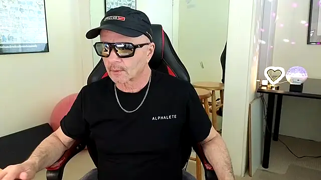 hotdadbod online show from 01/14/25, 09:20