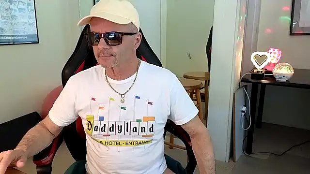 hotdadbod online show from 01/22/25, 09:32