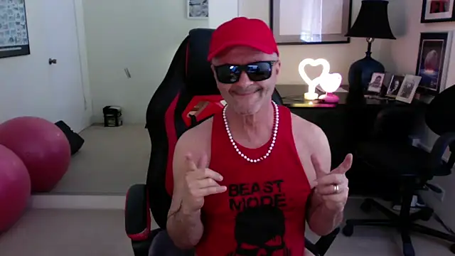 hotdadbod online show from 02/26/25, 09:48