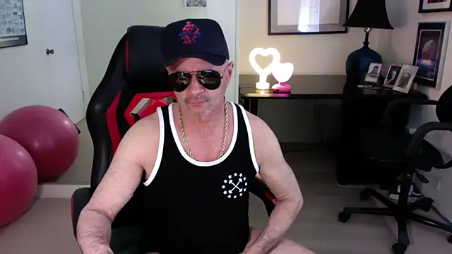 hotdadbod online show from 03/12/25, 08:41