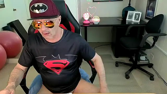 hotdadbod online show from 09/08/25, 08:41