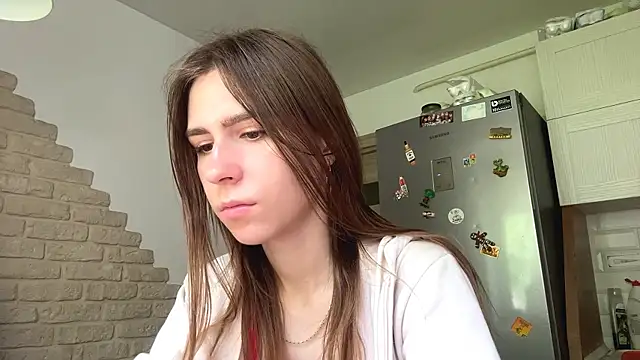 ZaraGuyette online show from 06/04/26, 07:47