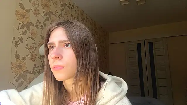 ZaraGuyette online show from 06/14/26, 02:08