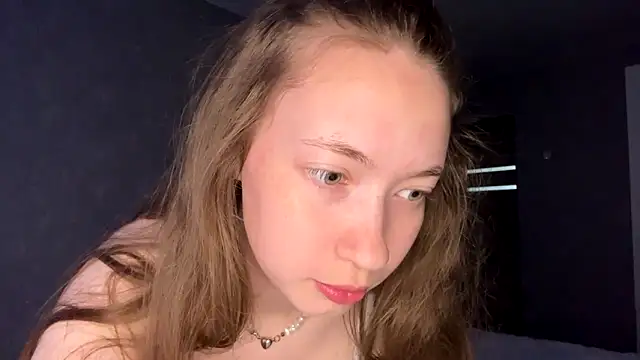 Snapshot of Emily_Mur_ chatting on 06/15/26, 04:58 Emily Mur online show from 06/15/26, 04:58