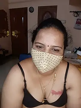 Snapshot of pirainilla chatting on 05/30/26, 06:05 pirainilla online show from 05/30/26, 06:05
