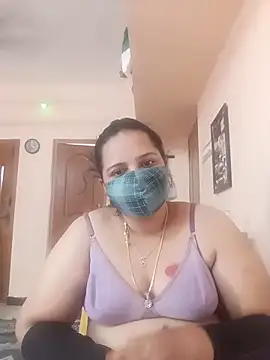 Snapshot of pirainilla chatting on 06/07/26, 10:30 pirainilla online show from 06/07/26, 10:30