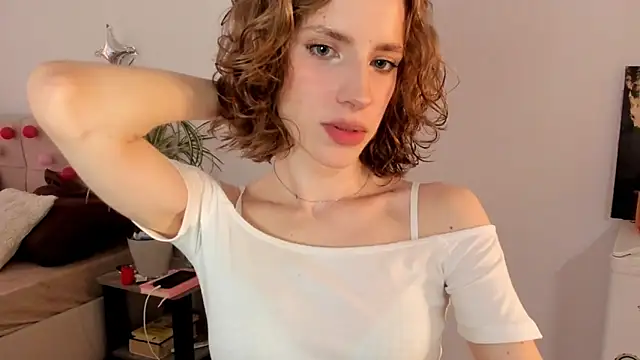 Snapshot of imogensy chatting on 06/14/26, 02:19 imogensy online show from 06/14/26, 02:19