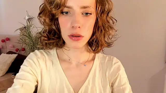 Snapshot of imogensy chatting on 06/15/26, 02:19 imogensy online show from 06/15/26, 02:19