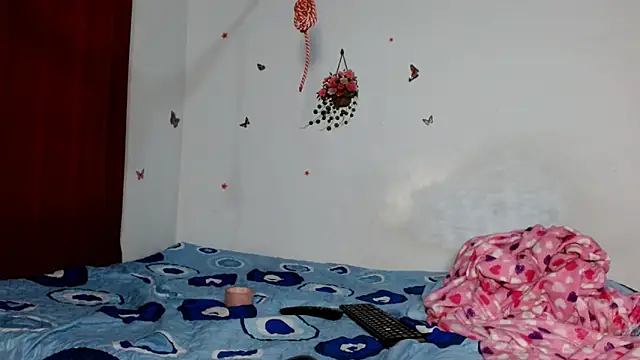 Snapshot of cristal_hotnaugthy chatting on 05/15/26, 01:45 cristal hotnaugthy online show from 05/15/26, 01:45