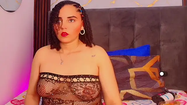 Snapshot of Sol__Latina chatting on 06/16/26, 03:42 Sol Latina online show from 06/16/26, 03:42