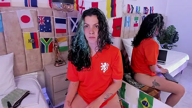 Snapshot of DinahCarter chatting on 06/19/26, 12:53 DinahCarter online show from 06/19/26, 12:53