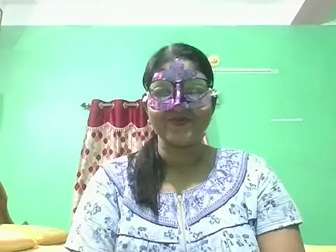 Kavya17 online show from 06/18/26, 01:15