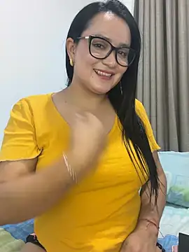 Snapshot of rousee69_ chatting on 05/27/26, 02:52 rousee69 online show from 05/27/26, 02:52