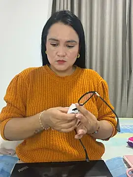 Snapshot of rousee69_ chatting on 05/30/26, 11:57 rousee69 online show from 05/30/26, 11:57
