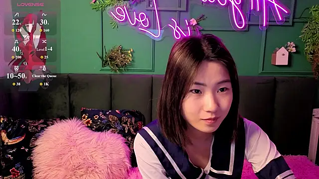 Snapshot of Runi_Asian chatting on 06/30/26, 01:28 Runi Asian online show from 06/30/26, 01:28