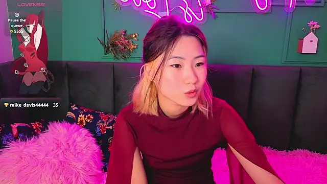 Snapshot of Runi_Asian chatting on 07/13/26, 01:30 Runi Asian online show from 07/13/26, 01:30